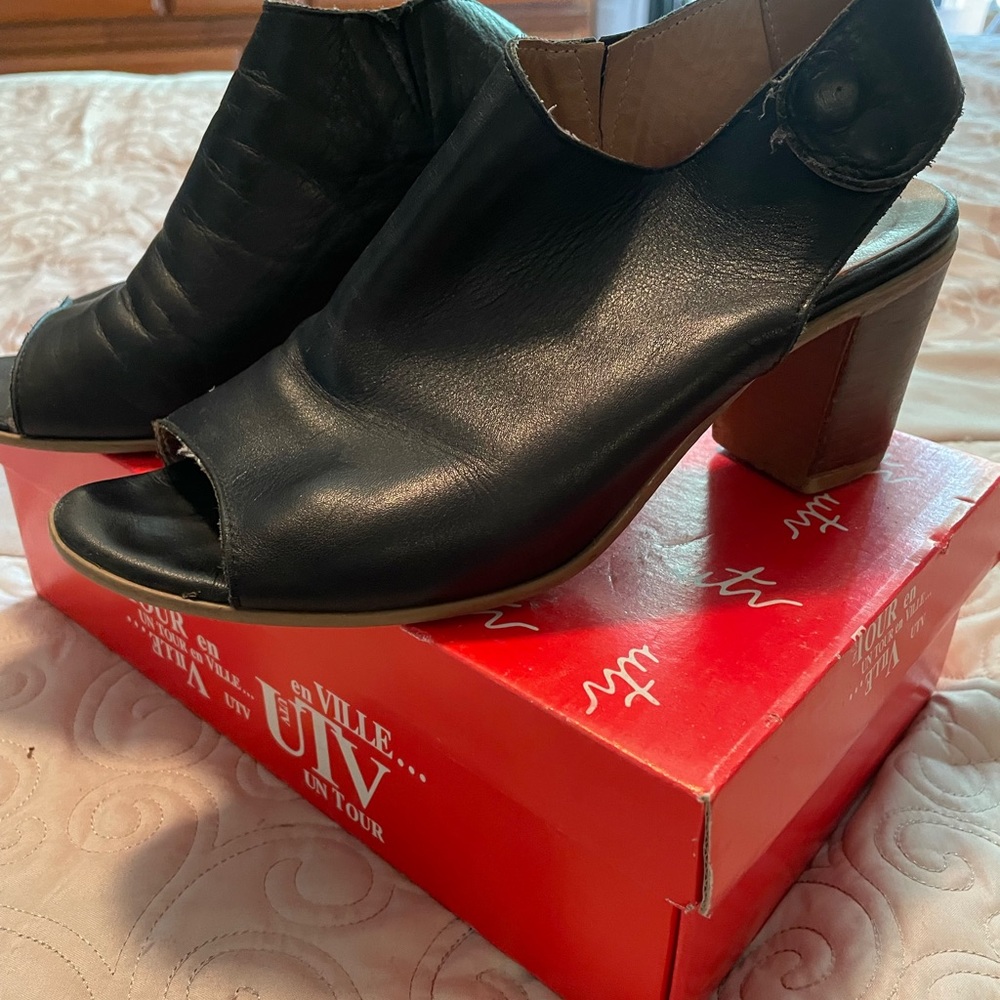 Black Mules